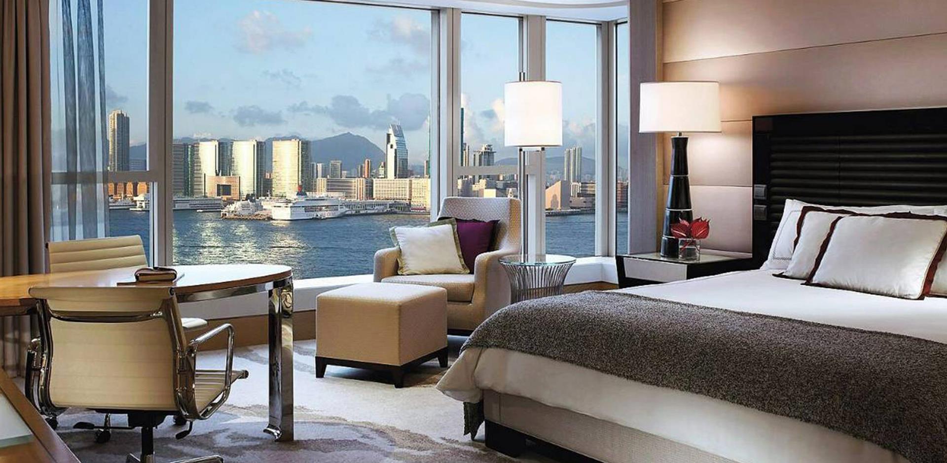 Bedroom, Four Seasons Hotel Hong Kong, China