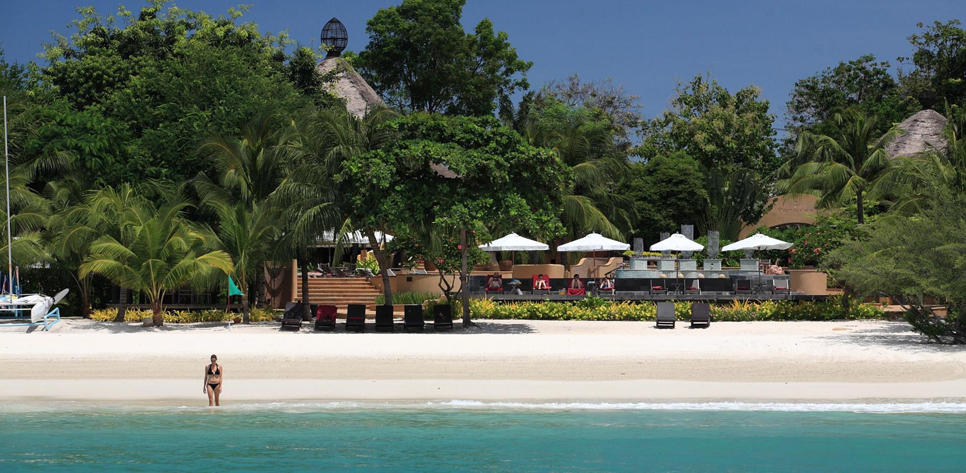 Beach loungers, Paradee Resort, Thailand