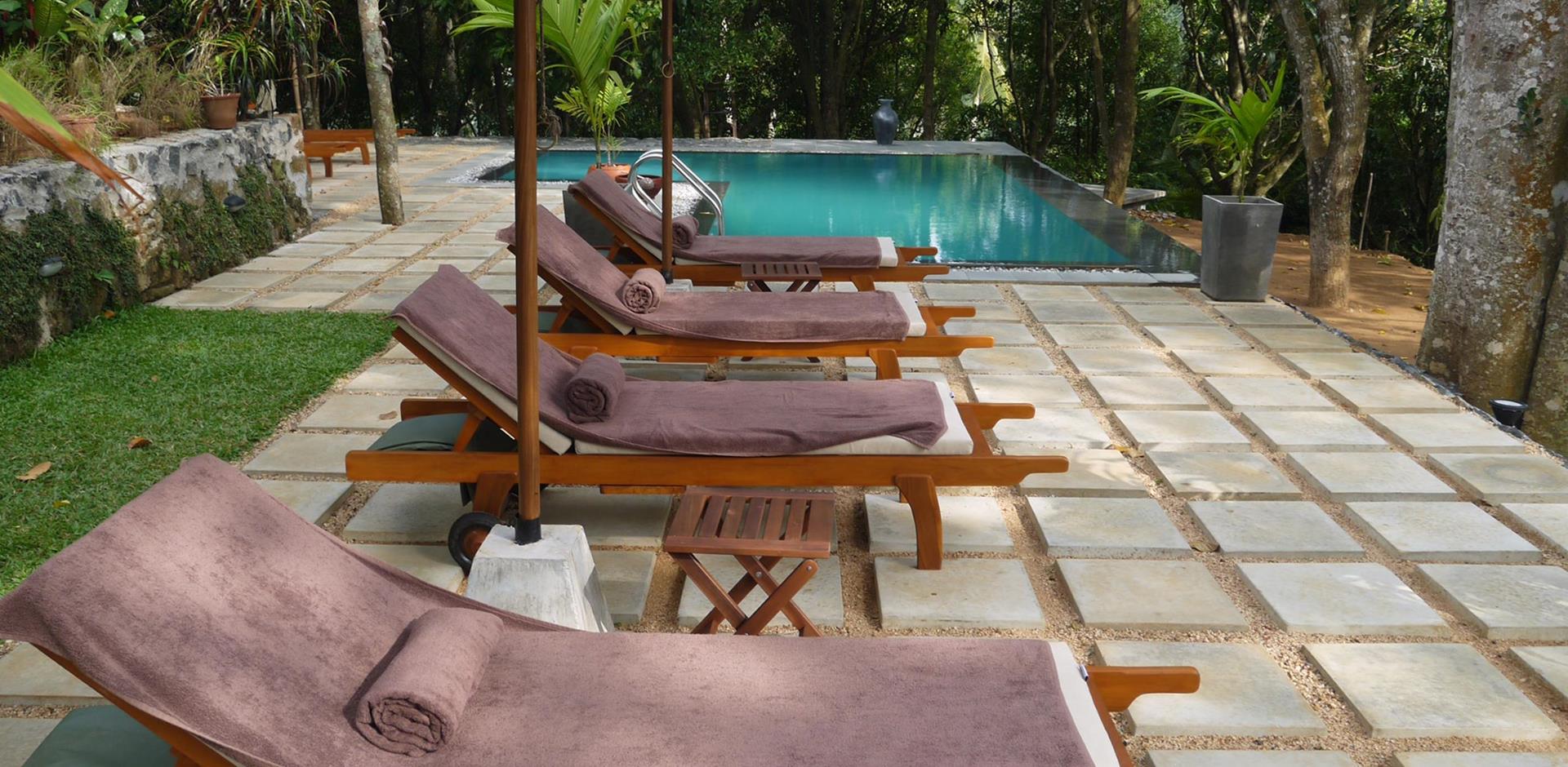 Poolside, Rosyth Estate House, Sri Lanka