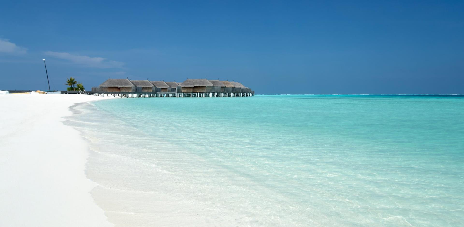 Constance Moofushi, Maldives