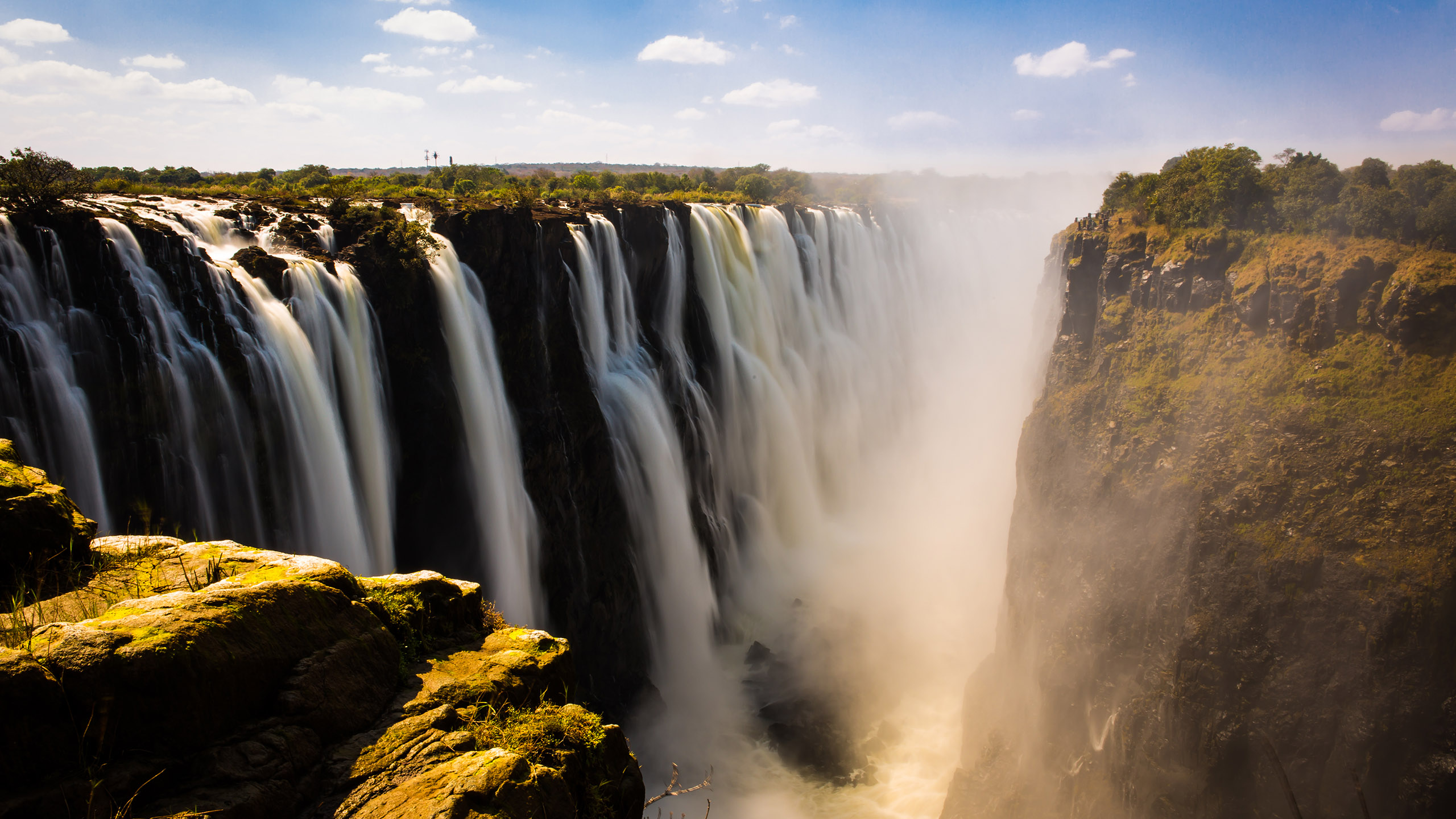 Zimbabwe Safari Holidays Tours 2024 2025 Abercrombie Kent   Zimbabwe  0002 Zimbabwe Shutterstock 210009229 