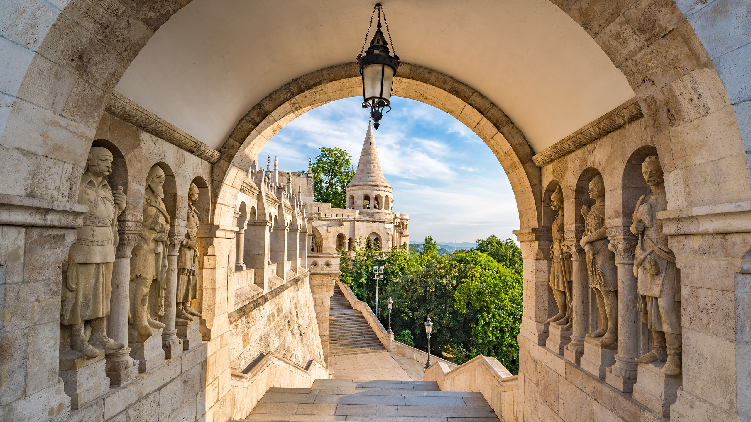 Luxury holidays Hungary 2022/2023 | Escorted tours & travel